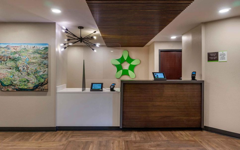 Front desk Photo