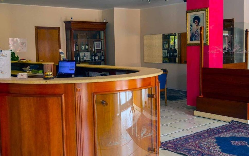 Front desk Photo
