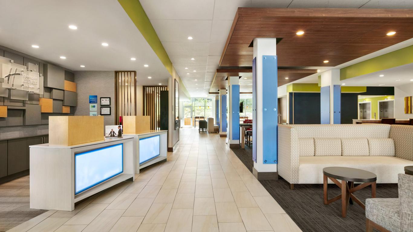 Holiday Inn Express & Suites Salisbury
