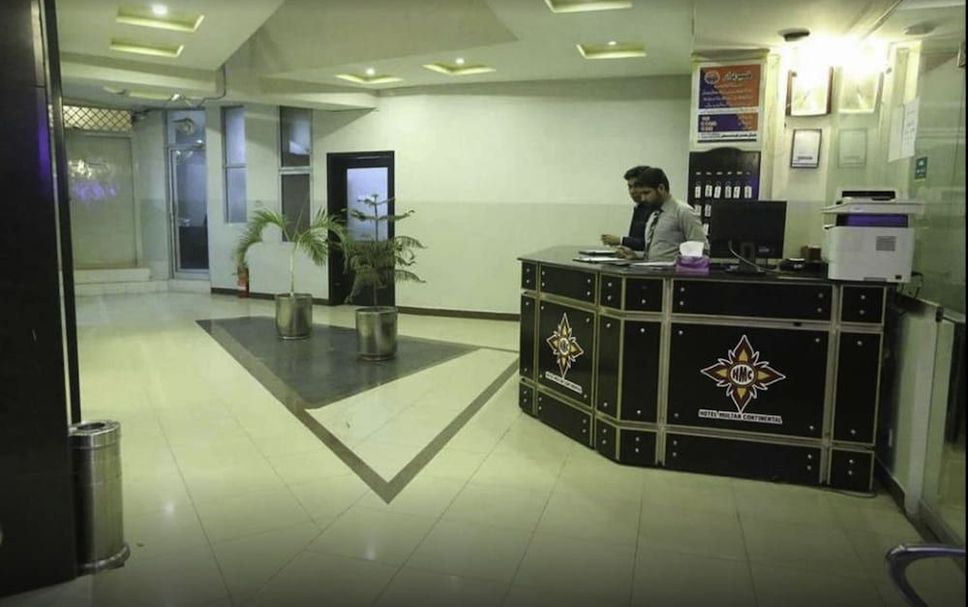Front desk Photo