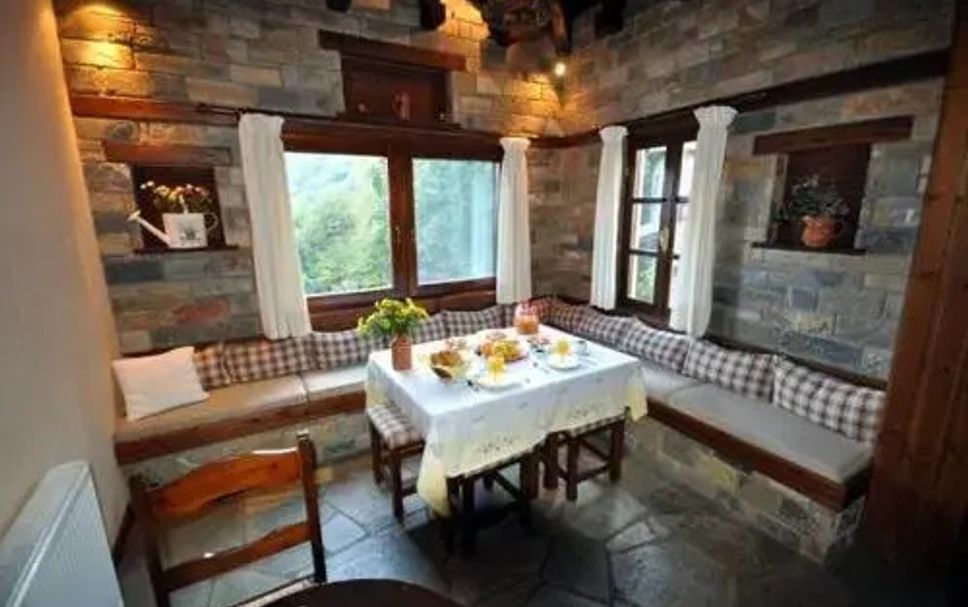 Dining room Photo