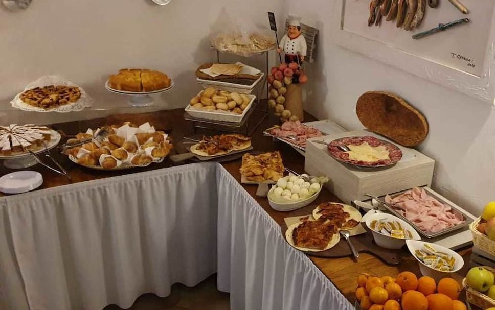 Buffet Photo