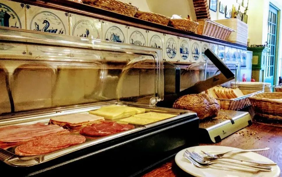 Buffet Photo