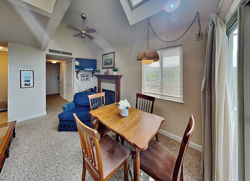 Dining room Photo