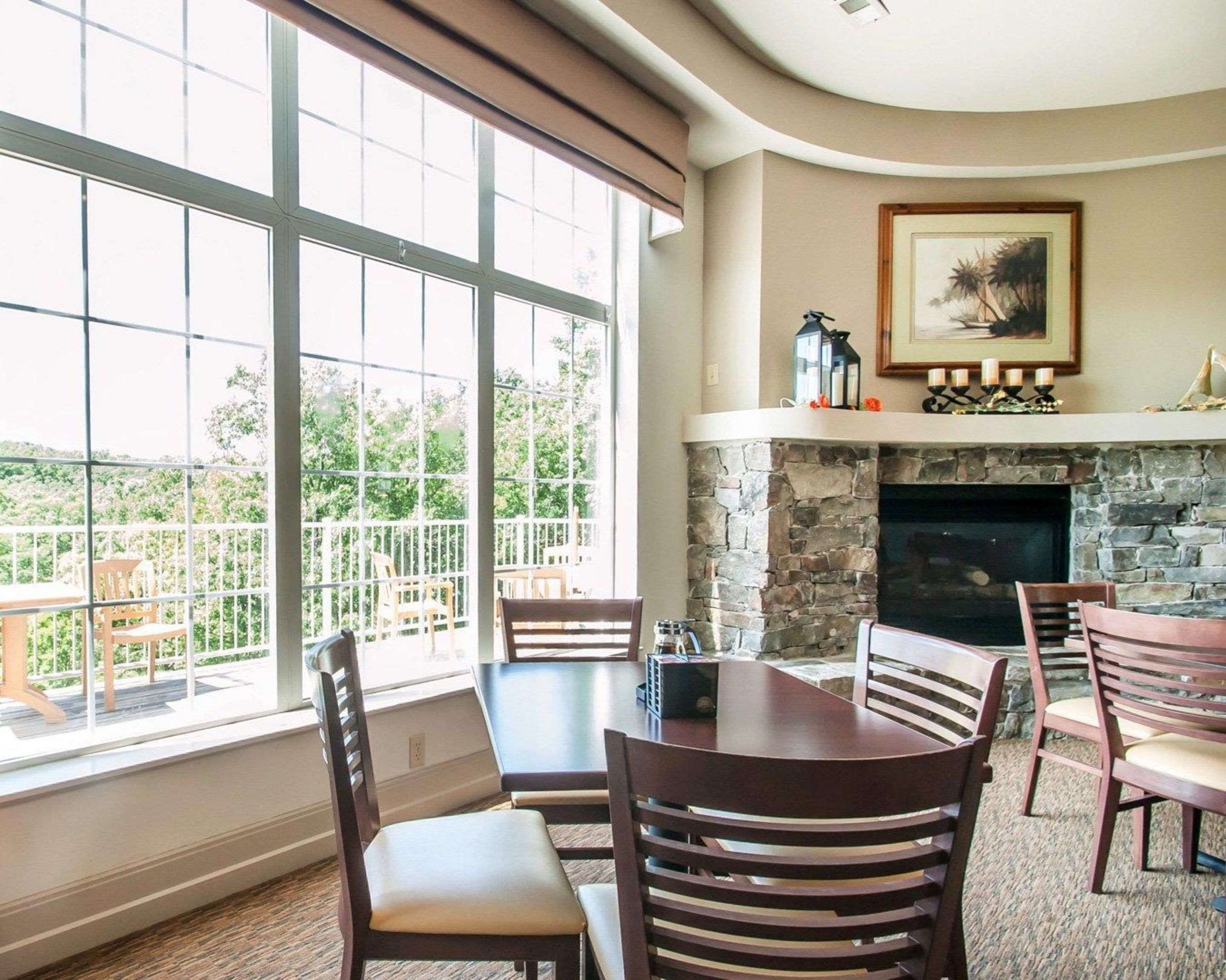 Dining room Photo