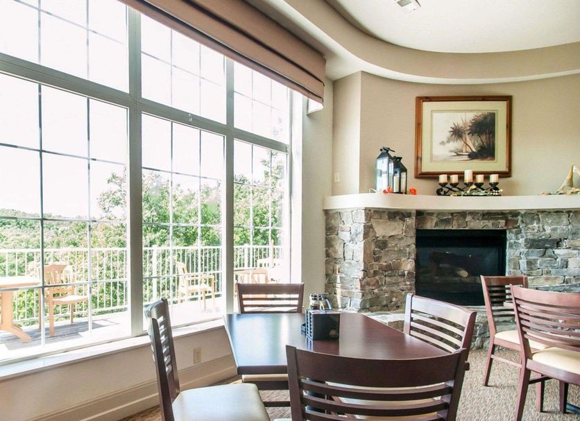 Dining room Photo