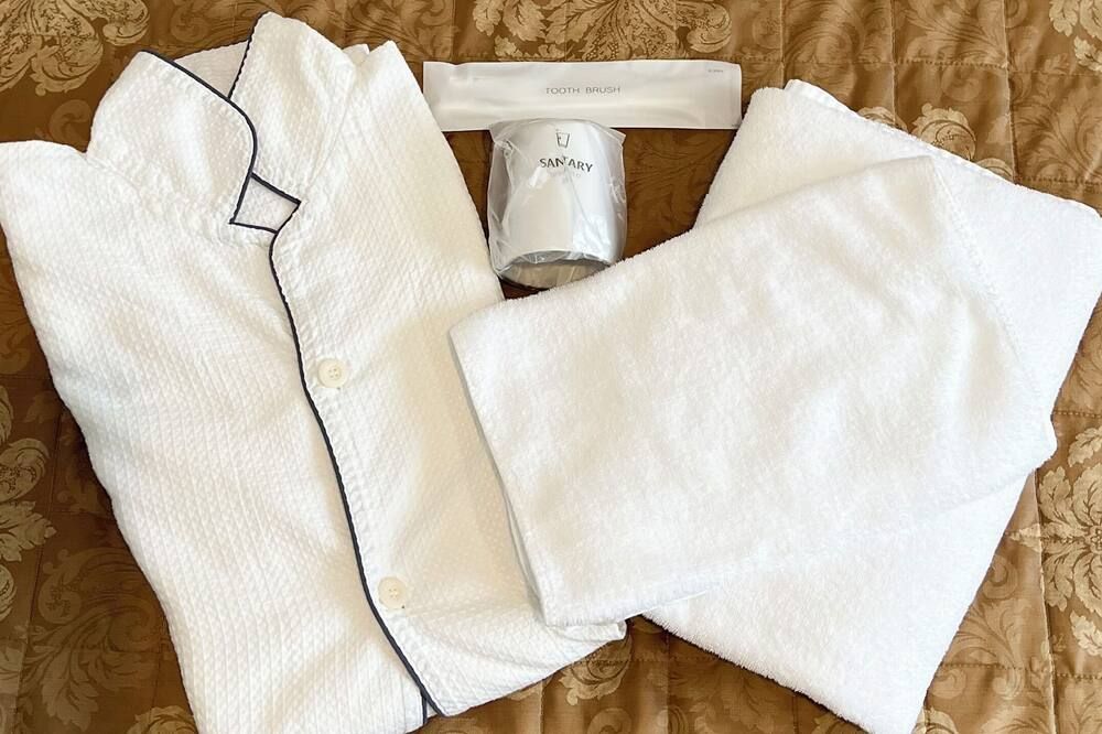 Room amenity