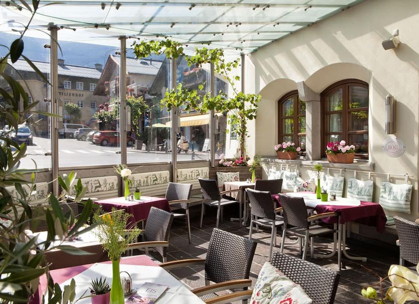 Restaurant Photo
