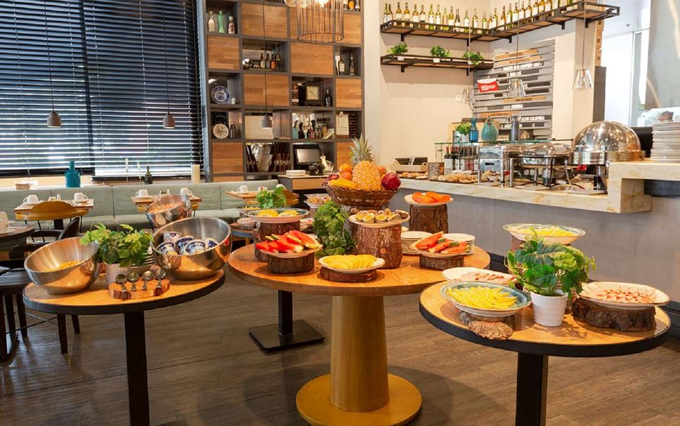 Buffet Photo