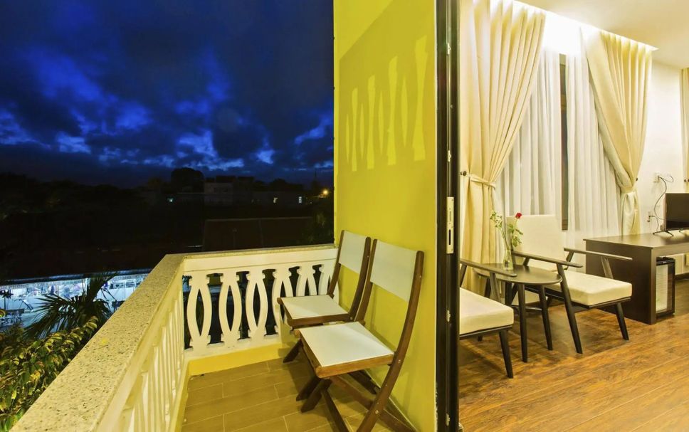 Balcony Photo