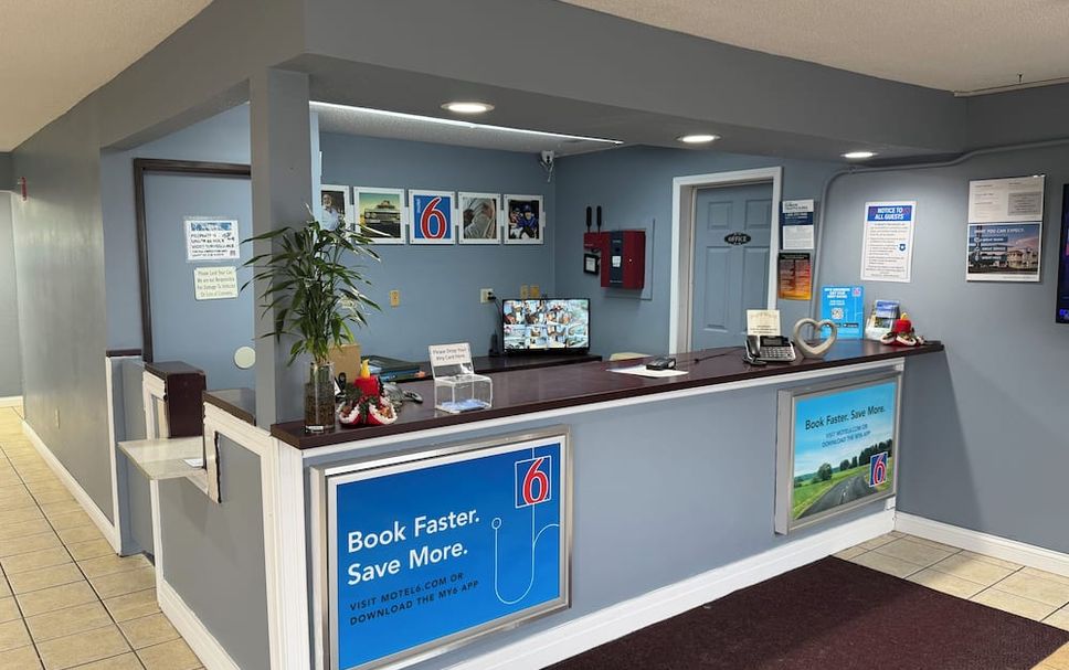 Front desk Photo