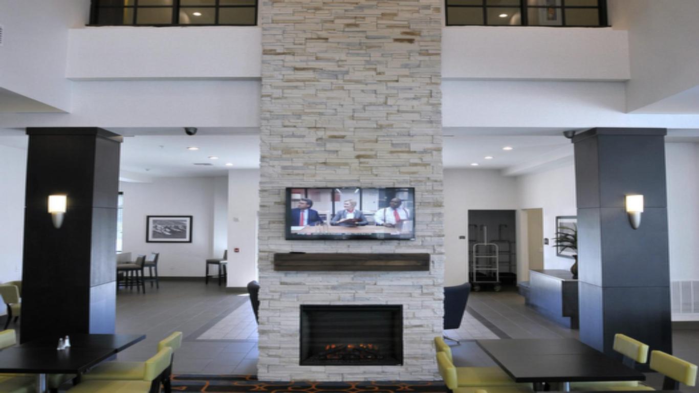 Staybridge Suites St. Petersburg Downtown, St. Petersburg | HotelsCombined
