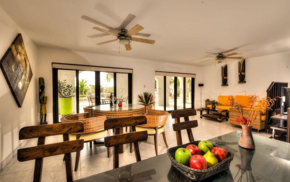 Dining room Photo