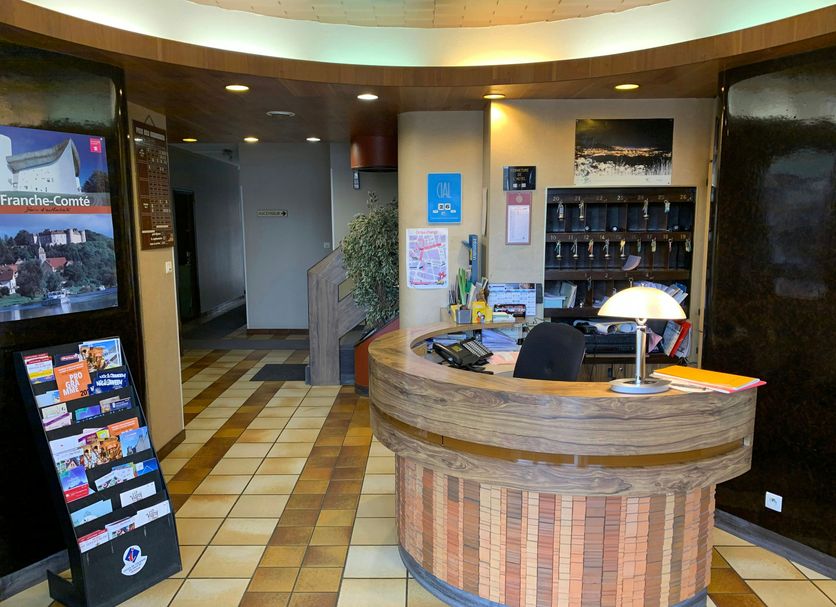 Front desk Photo