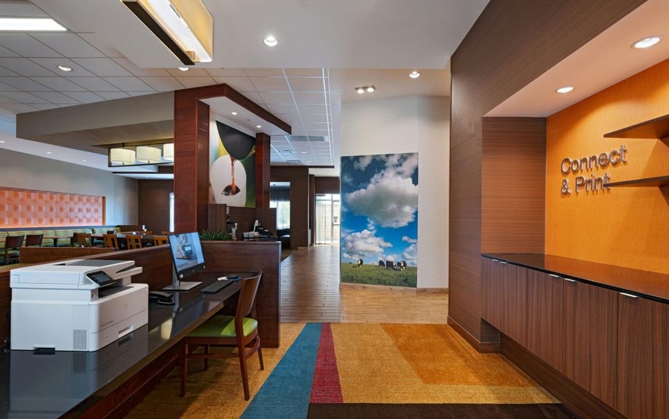 Front desk Photo