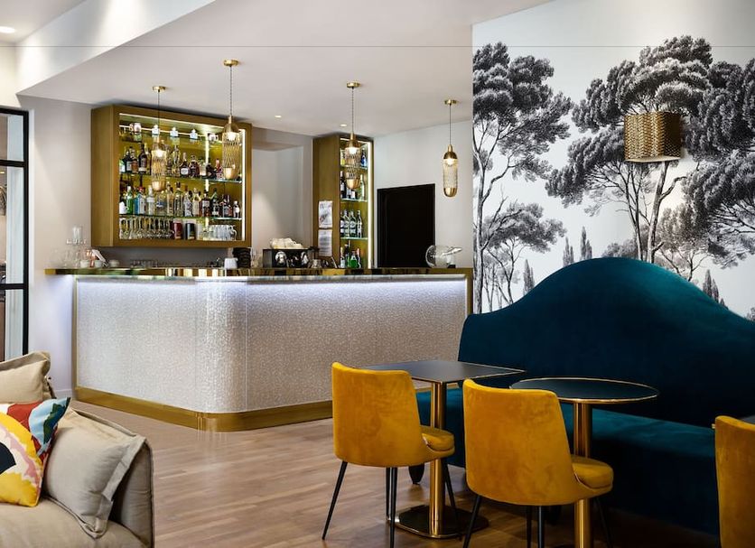 Bar Photo