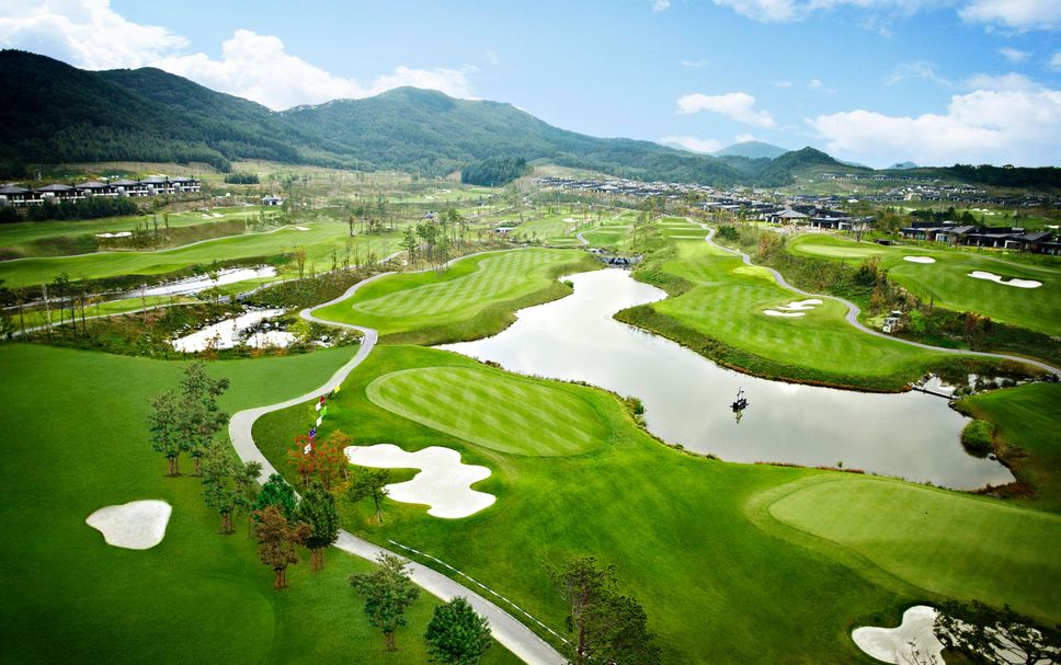 Golf course Photo