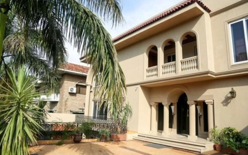 Building Photo
