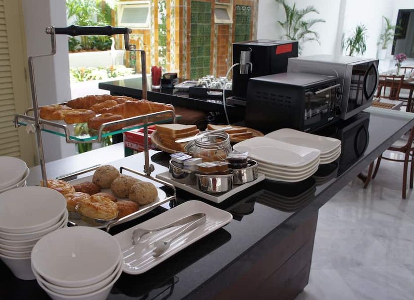 Buffet Photo