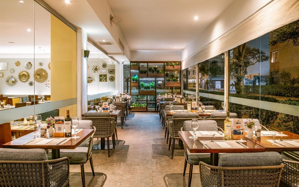 Restaurant Photo