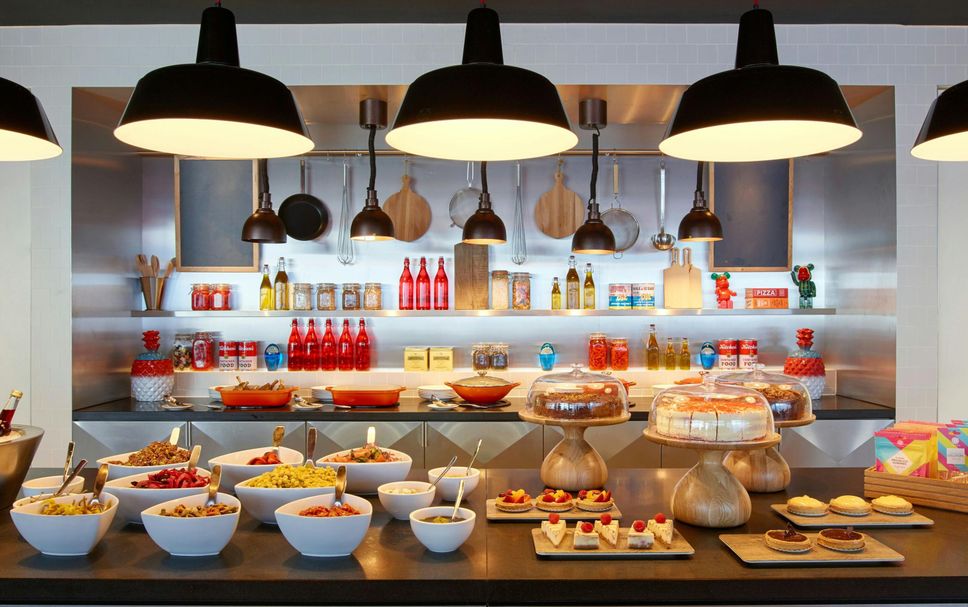 Buffet Photo