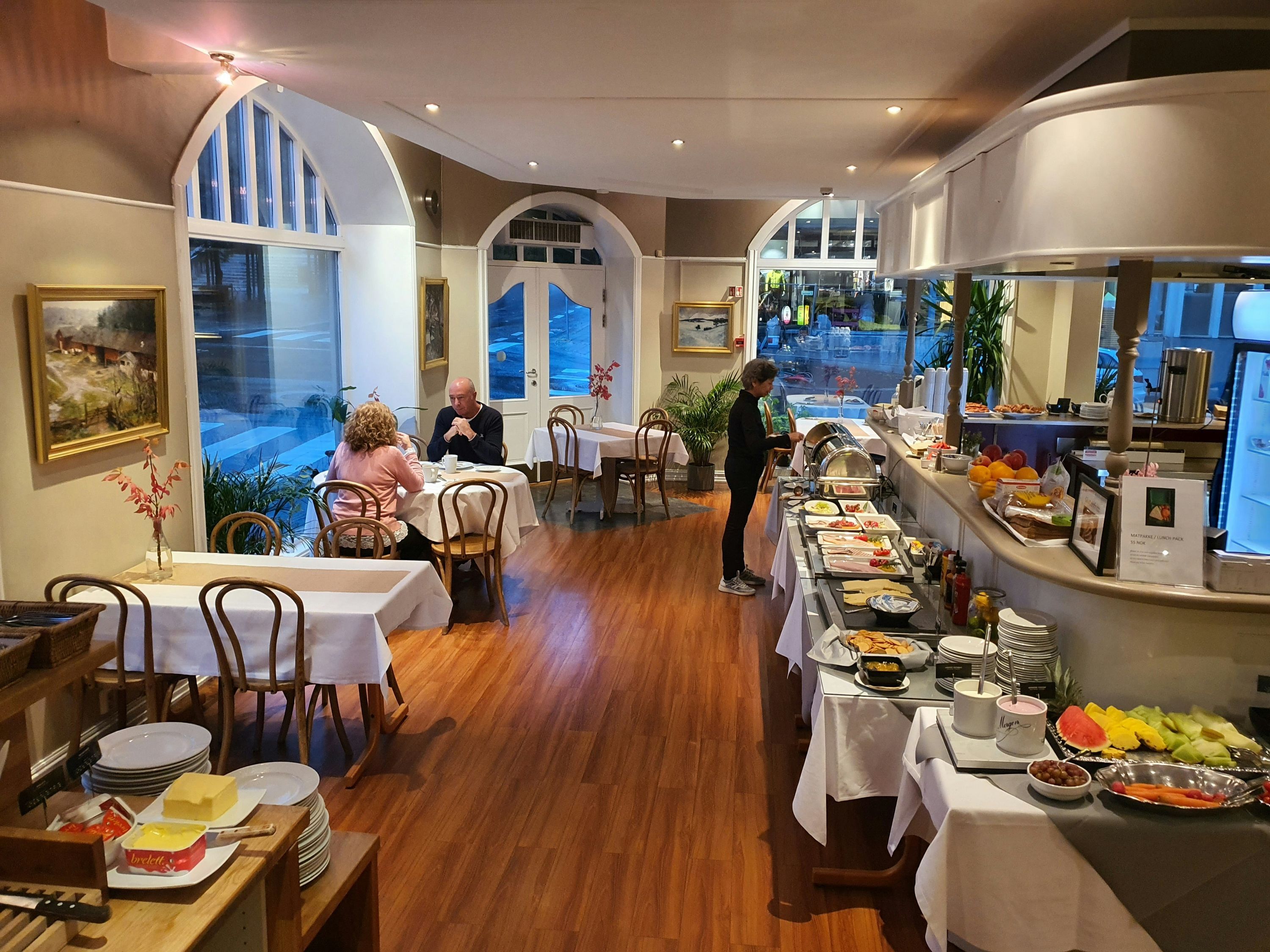 Restaurant Photo
