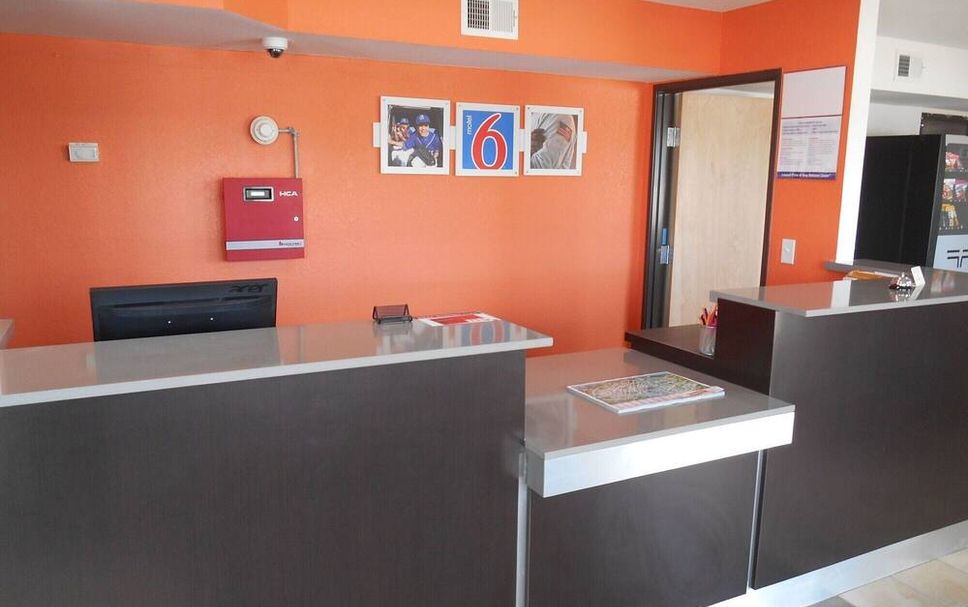 Front desk Photo