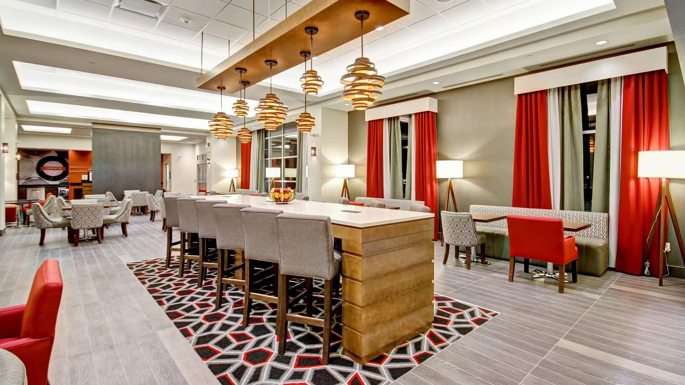 Hampton Inn & Suites - Medicine Hat, Alberta, Canada