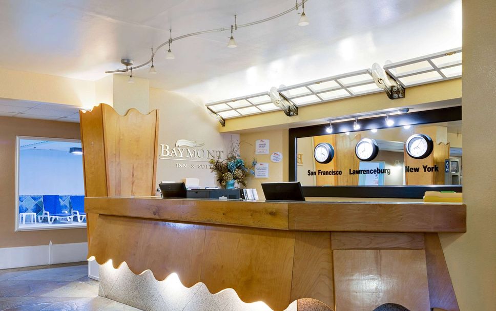 Front desk Photo