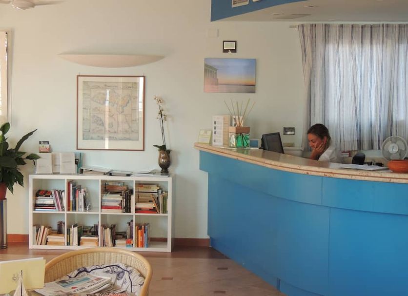 Front desk Photo