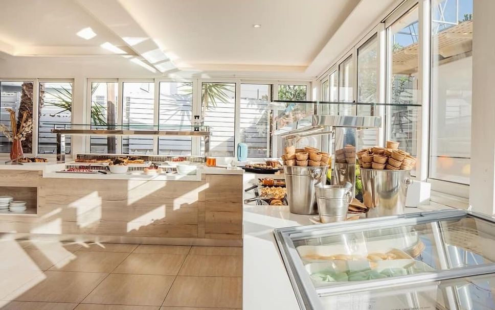 Buffet Photo