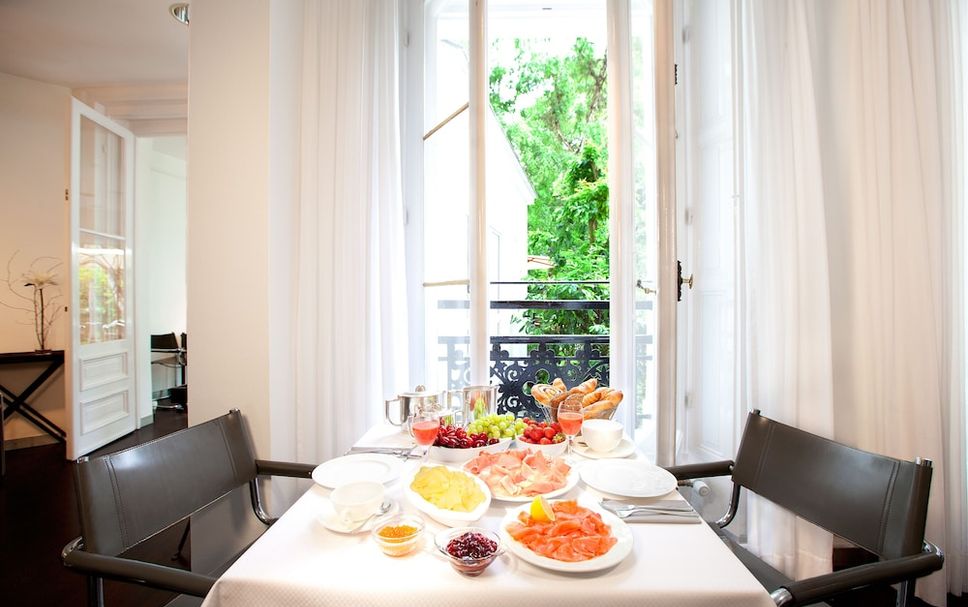 Dining room Photo