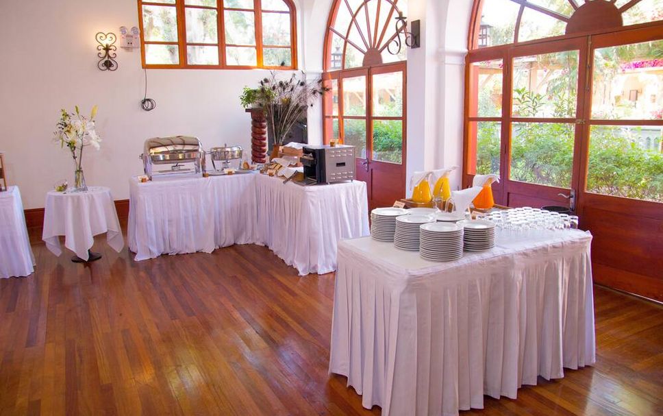 Buffet Photo