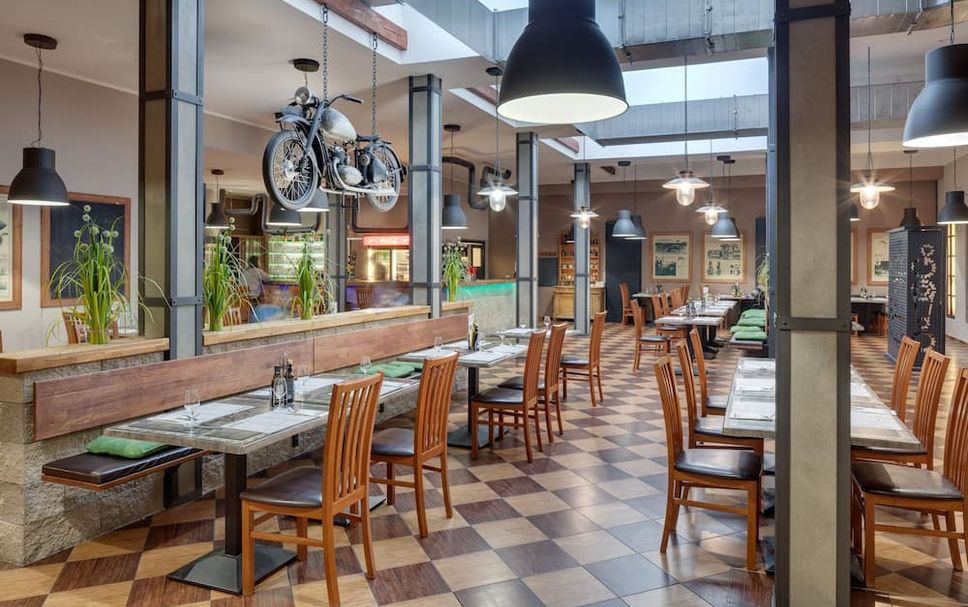Restaurant Photo