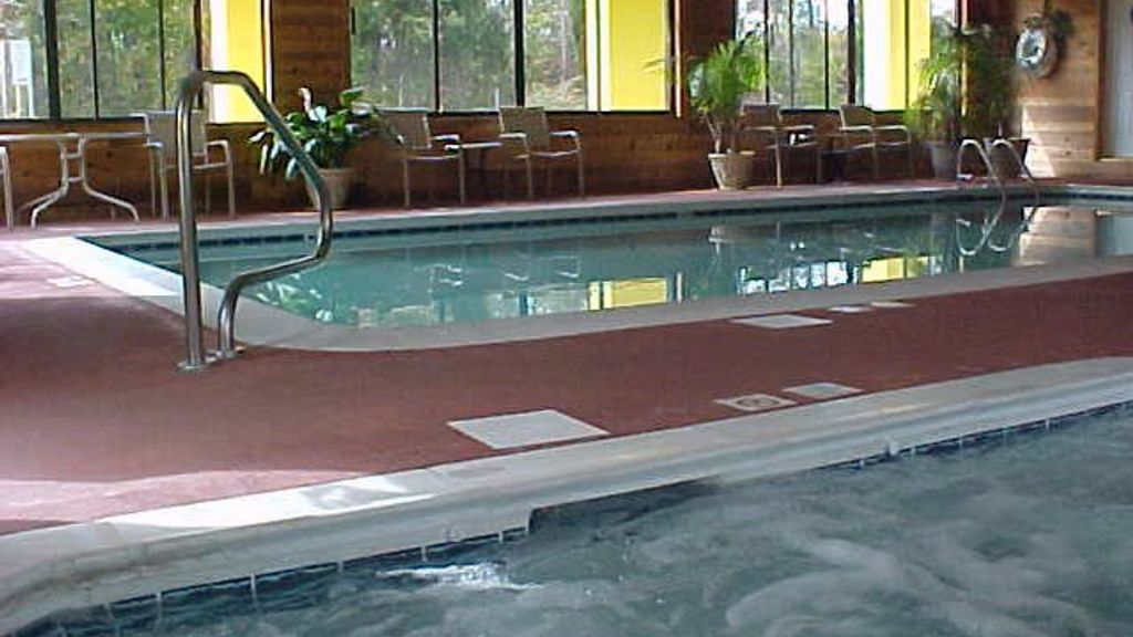 Golden Manor Inn & Suites, Muldraugh, KY, United States Compare Deals