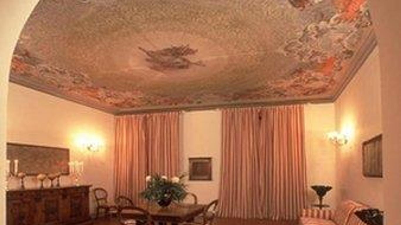 Hotel Urbani