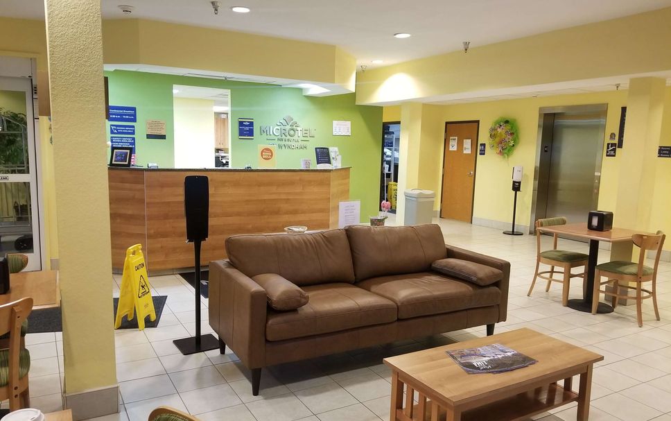 Front desk Photo