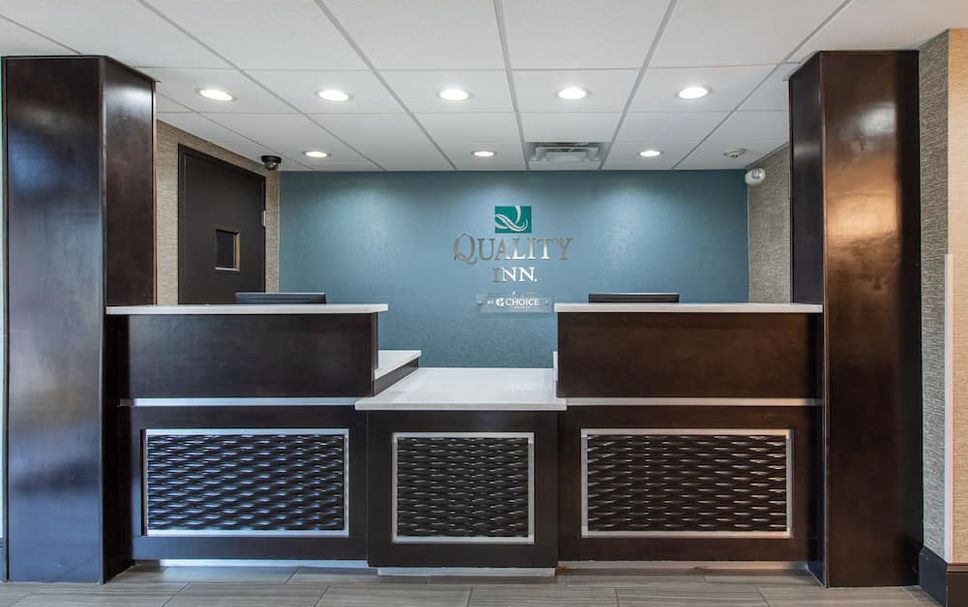 Front desk Photo