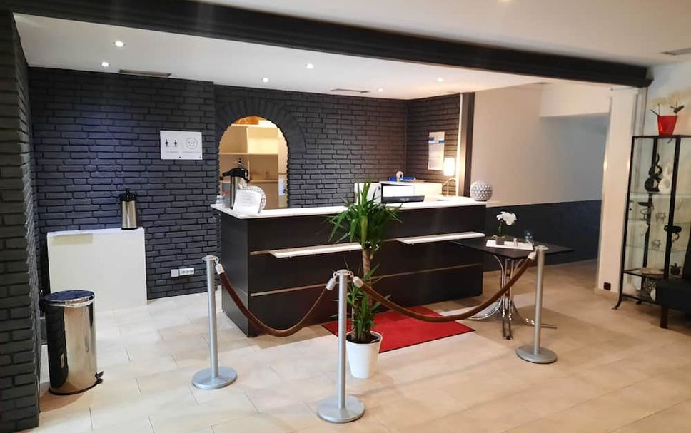 Front desk Photo