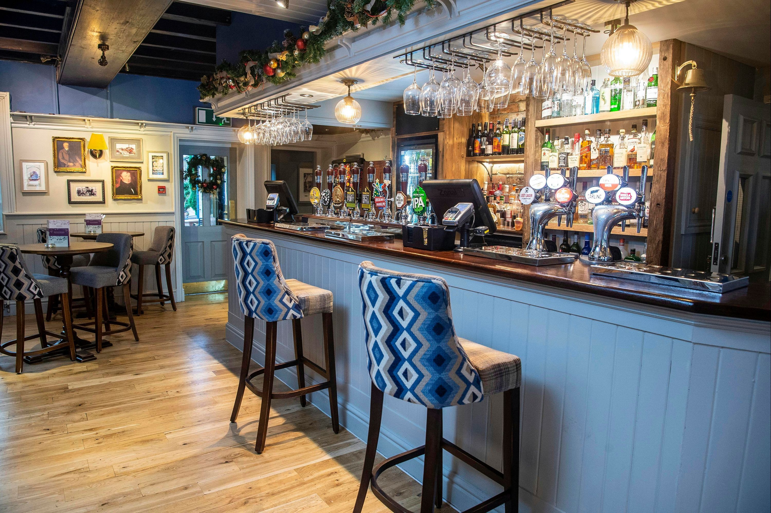Bar