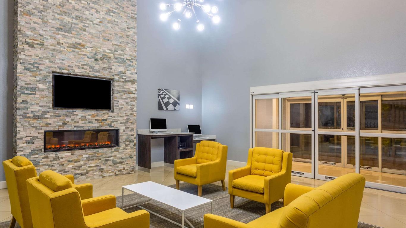 La Quinta Inn & Suites by Wyndham Sebring
