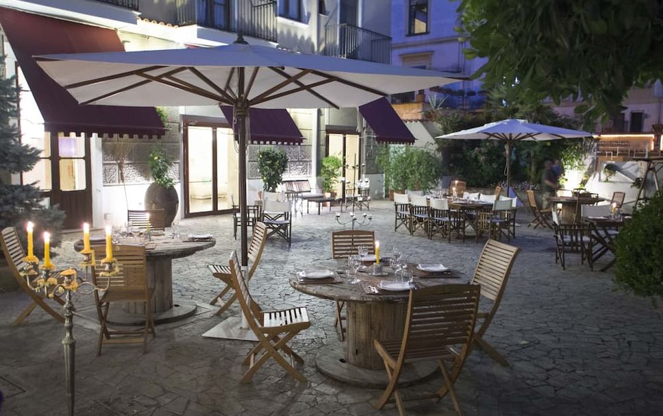 Restaurant Photo