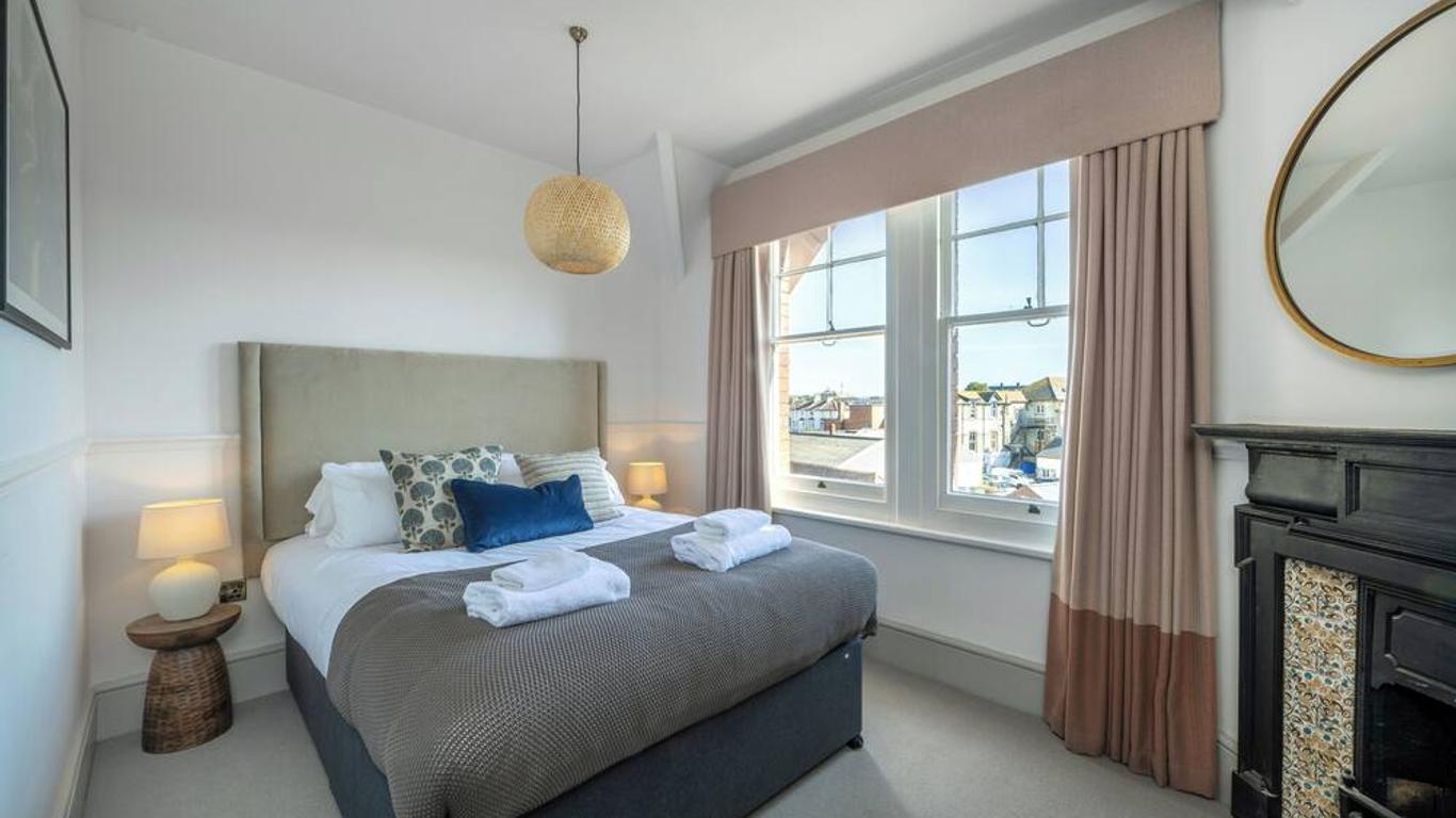 NEW The Railway Hotel Worthing now open