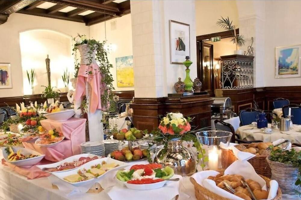 Buffet Photo