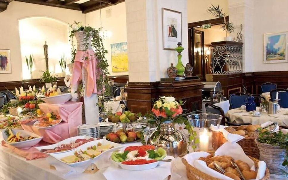 Buffet Photo