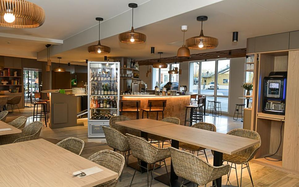 Restaurant Photo