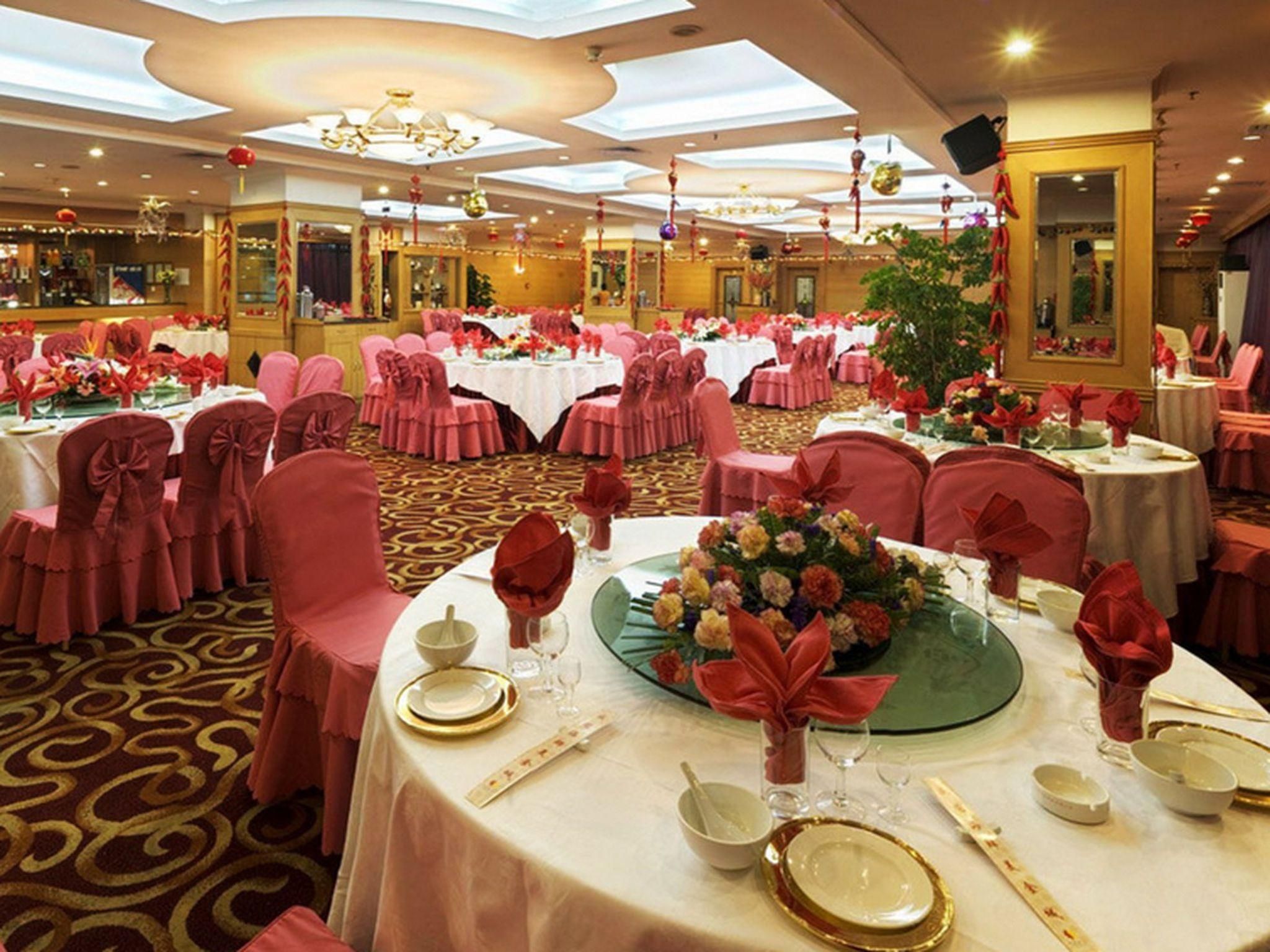 Banquet hall