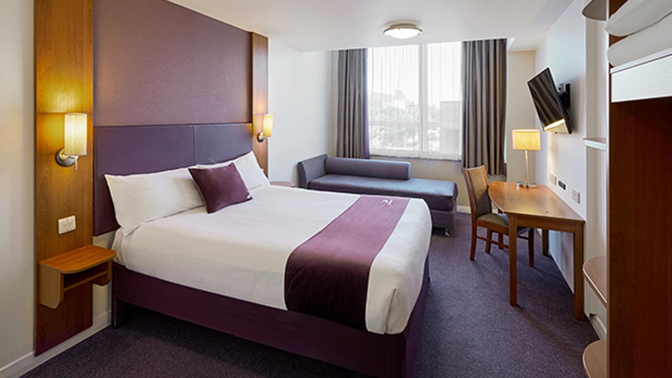 premier-inn-london-hampstead-london-eng-united-kingdom-compare-deals