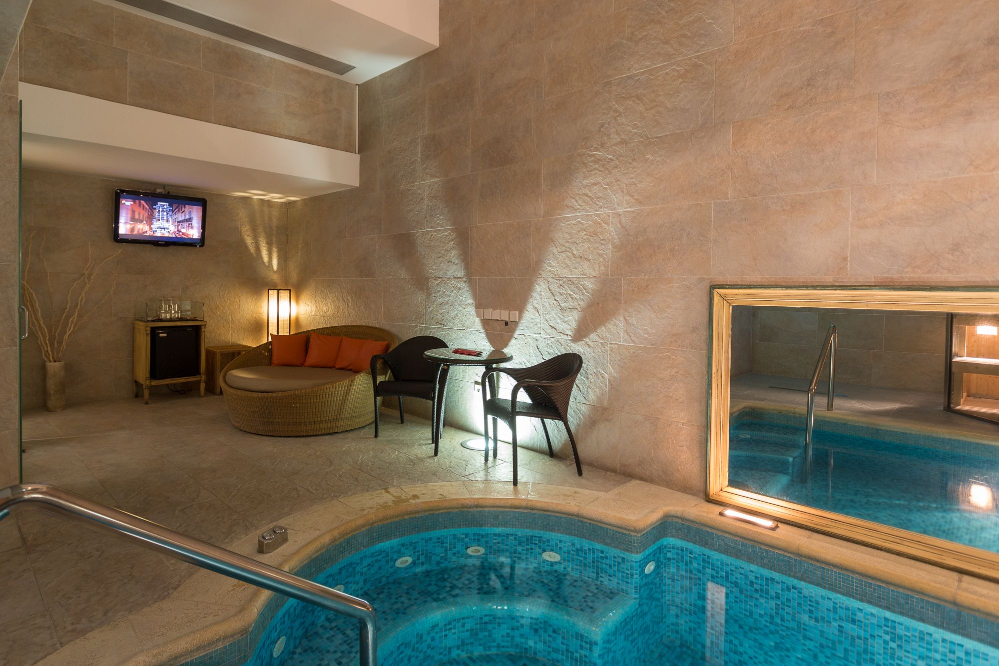 Room amenity