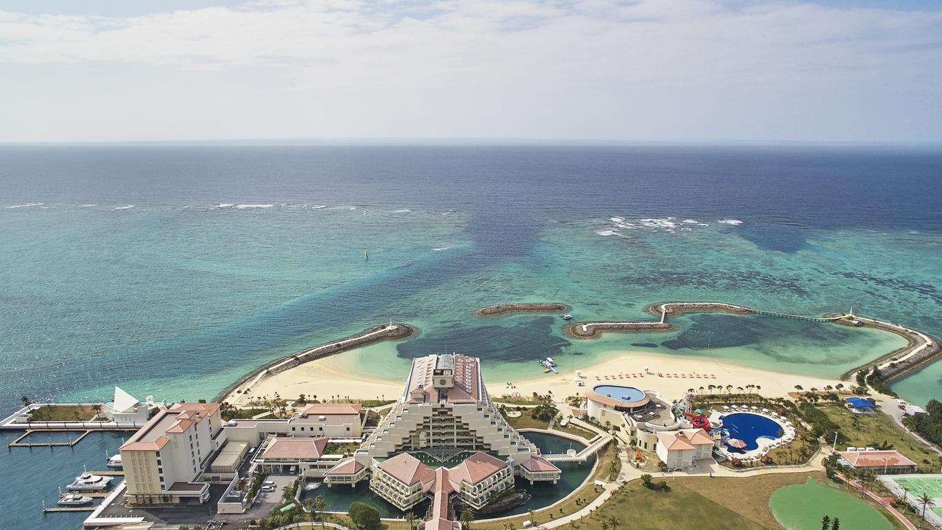 Sheraton Okinawa Sunmarina Resort